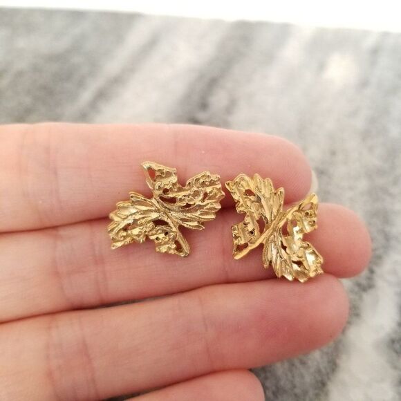 Vintage Textured Gold Tone Posts, Etched Design, Minimal, Estate - Picture 2 of 4